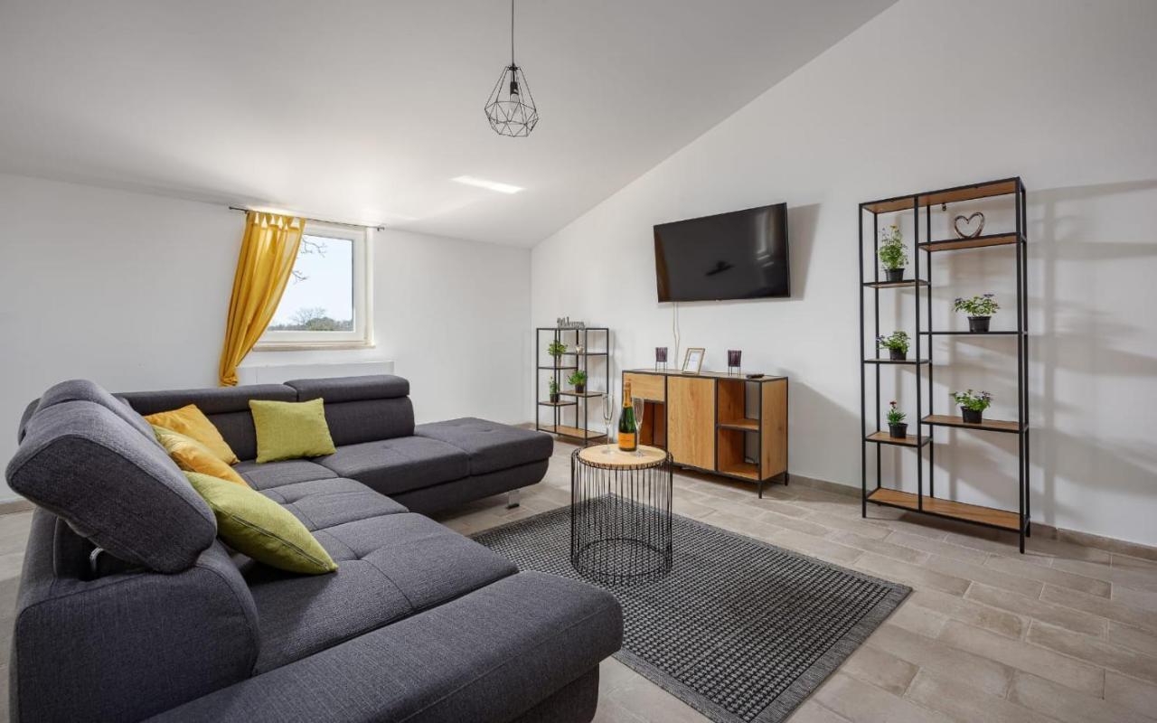 Apartments Valeria Divšići Εξωτερικό φωτογραφία